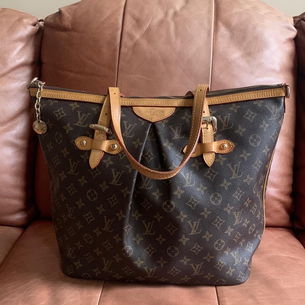 🤎 💋Beautiful Louis Vuitton Monogram Palermo GM Bag💋🤎